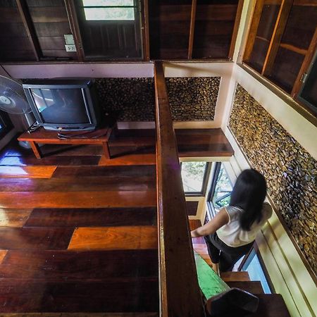 Ratmanee House Hotel Kanchanaburi Bagian luar foto