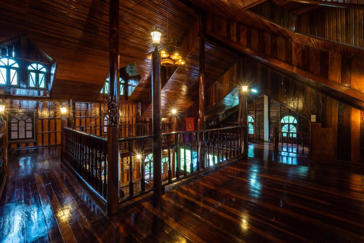 Ratmanee House Hotel Kanchanaburi Bagian luar foto