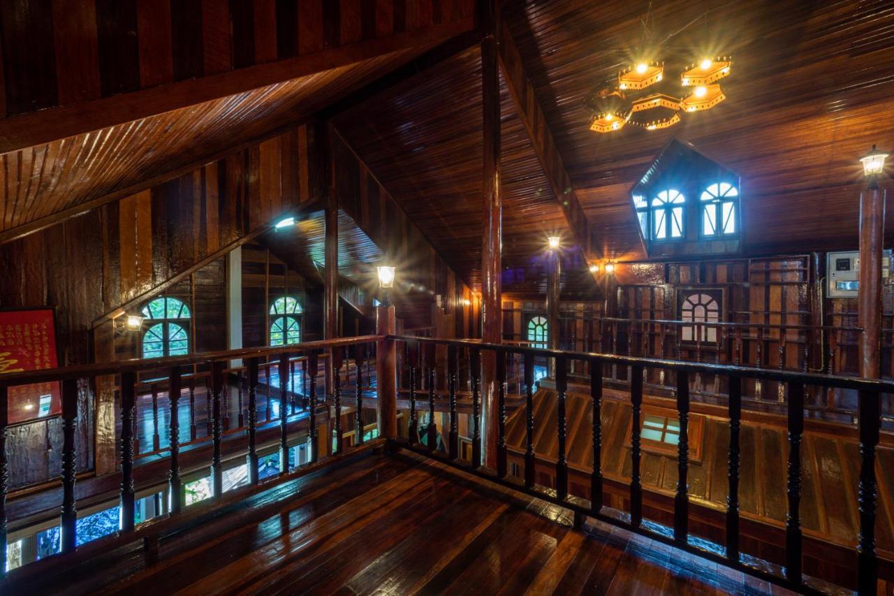 Ratmanee House Hotel Kanchanaburi Bagian luar foto