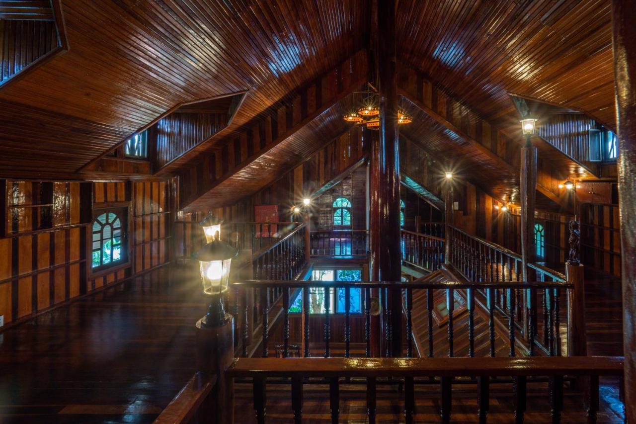Ratmanee House Hotel Kanchanaburi Bagian luar foto
