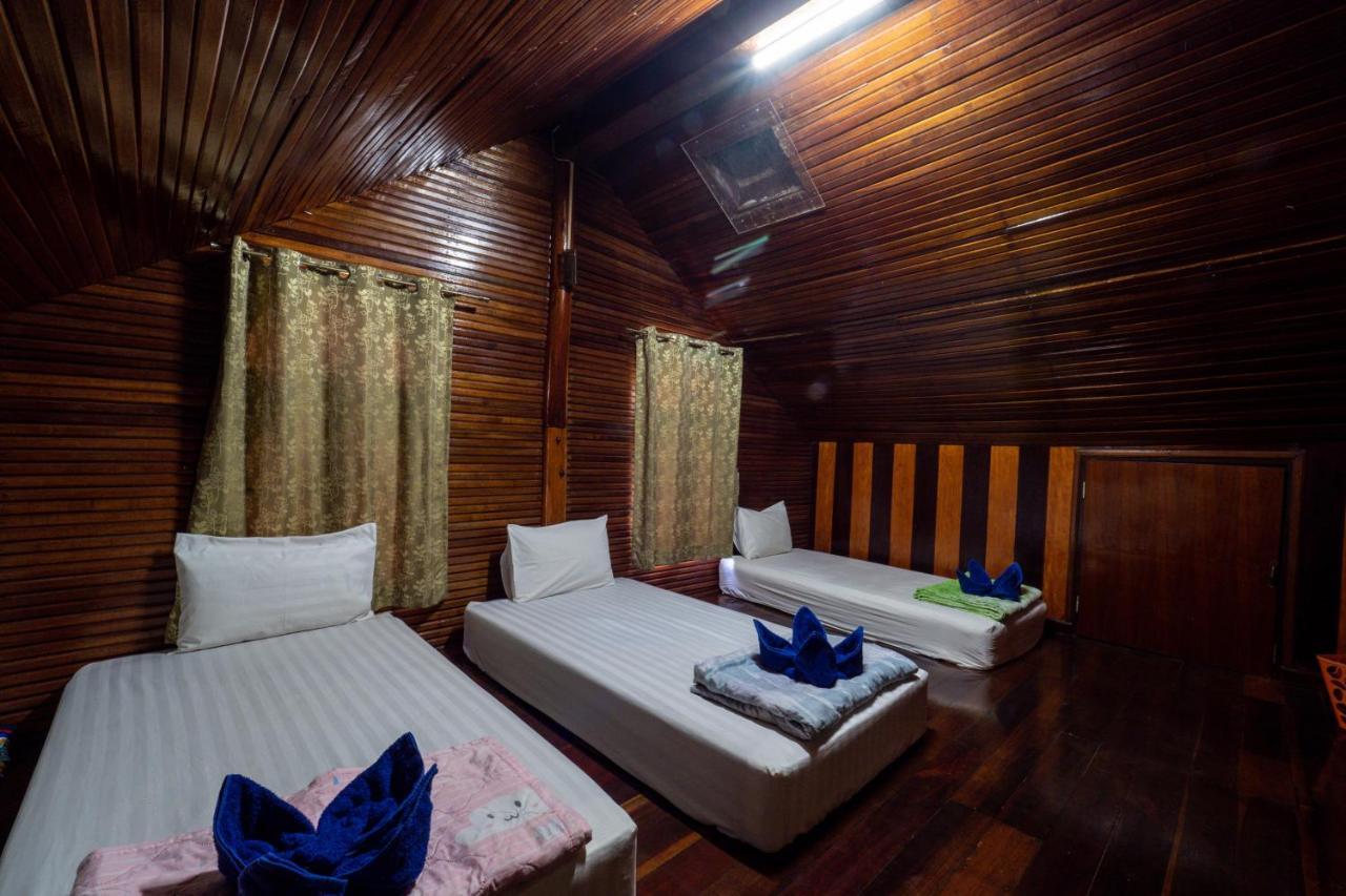 Ratmanee House Hotel Kanchanaburi Bagian luar foto