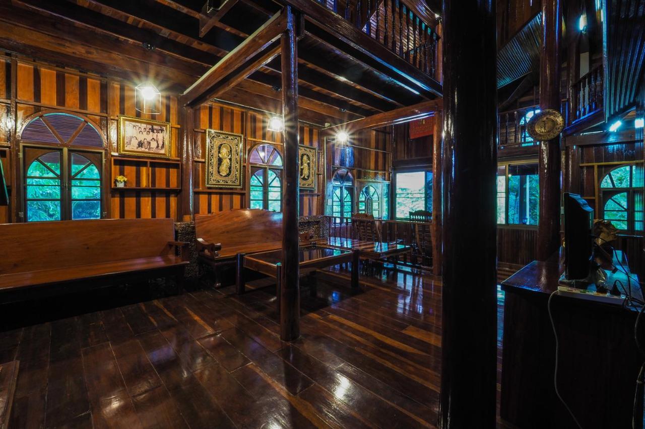 Ratmanee House Hotel Kanchanaburi Bagian luar foto